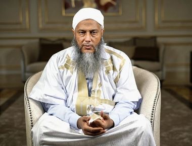 الشيخ الدّدَو متحدثا عن حياته: حفّظتني أمي الأشعار ووالدي القرآنَ ودرسني جدي 48 علما