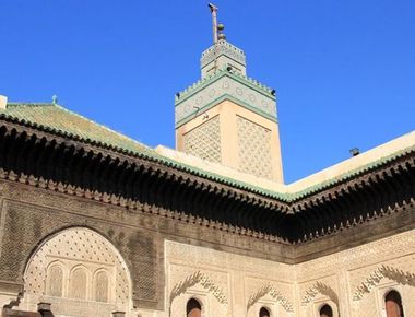 الشعر في المعالم الدينية